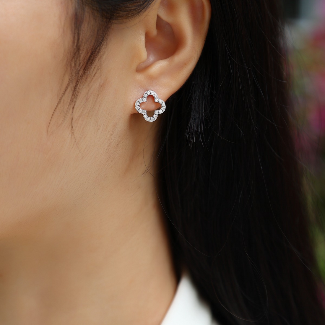 Uran Moissanite Earrings