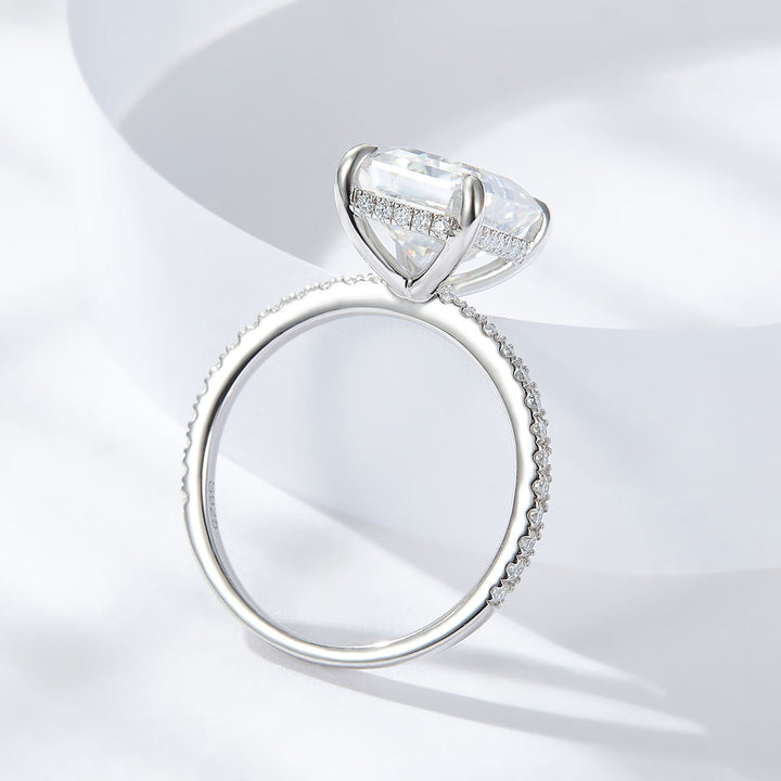 Women’s Wedding Moissanite Ring