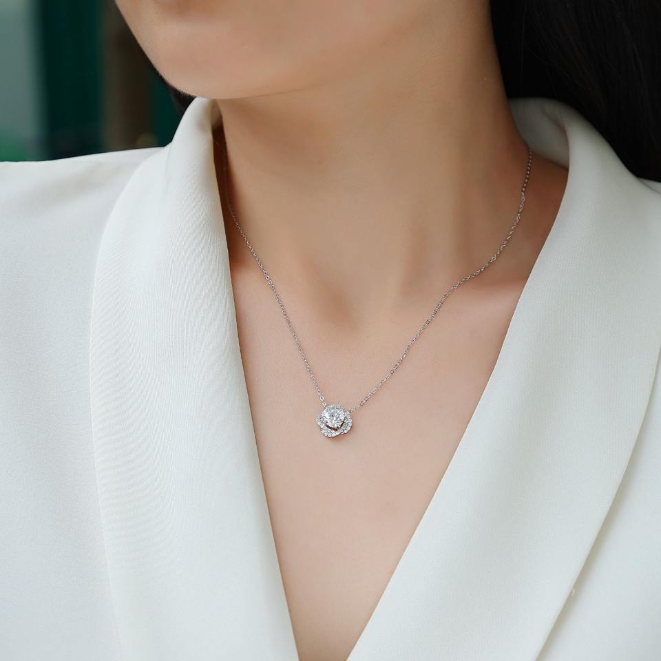 Moissanite Flower Pendant Necklace