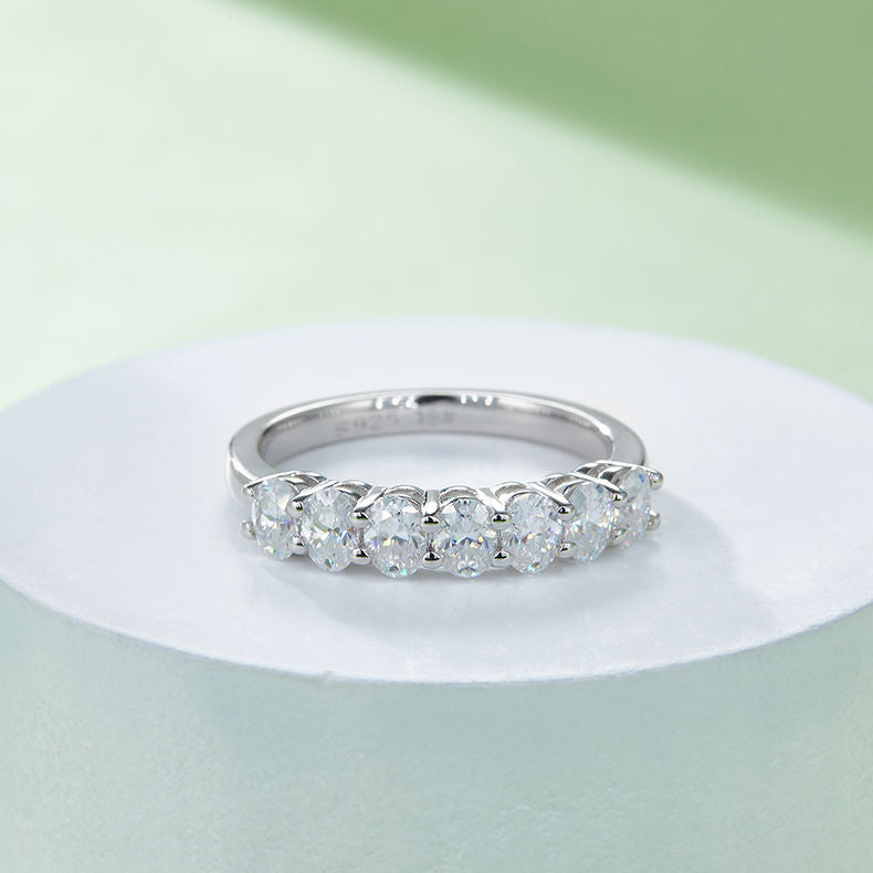 Graceful Moissanite Wedding Ring