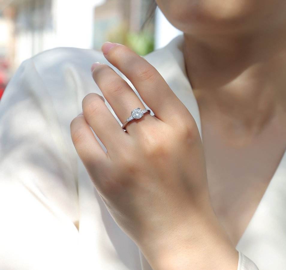 1 Carat Tapered Baguette Moissanite Ring