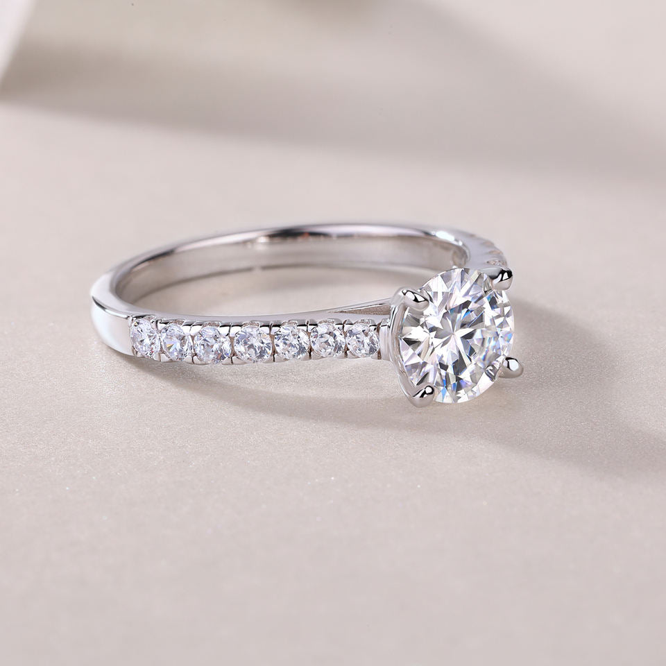 Women’s Moissanite Ring