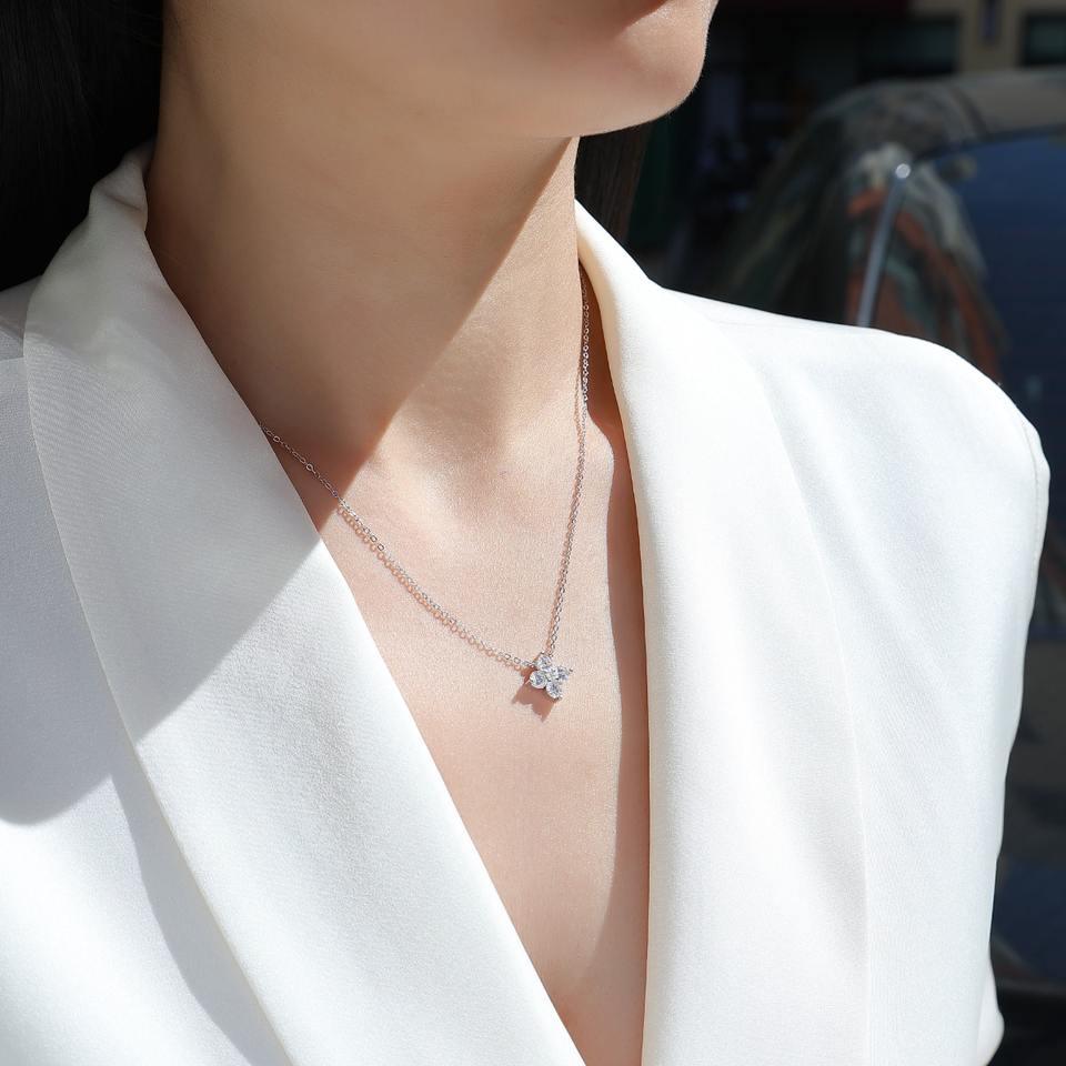 Clover Moissanite Pendant Necklace