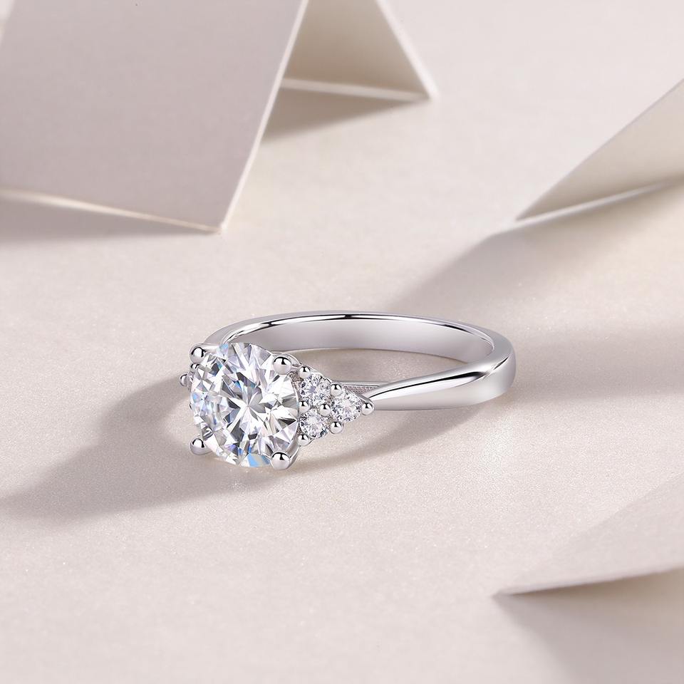 2ct Moissanite Engagement Ring