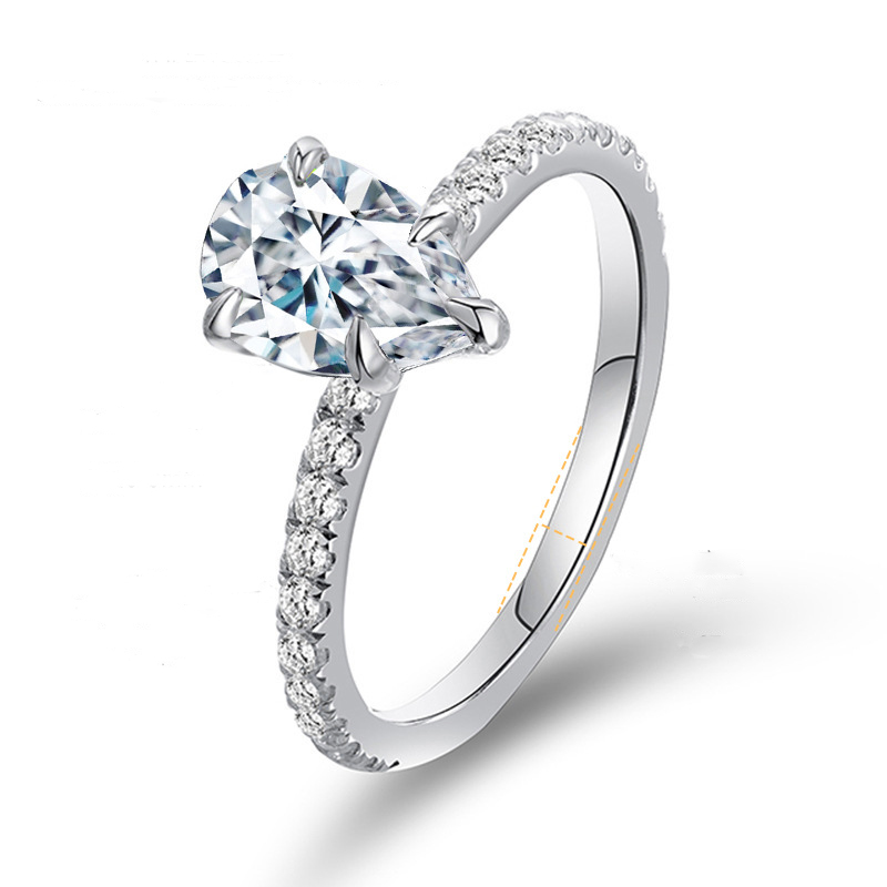 Halo Radiant Cut Moissanite Ring (Kopia)