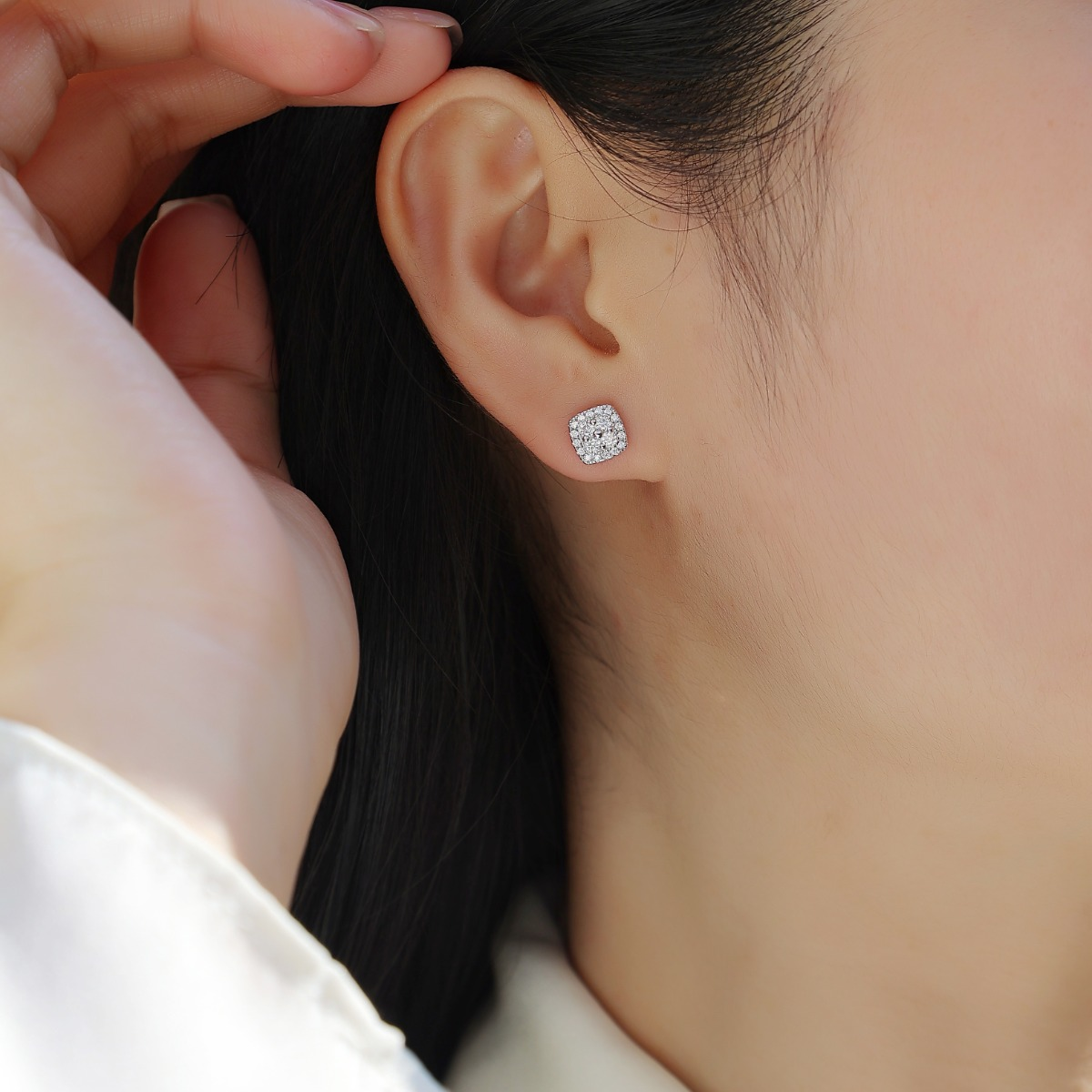 Selene Moissanite Earrings