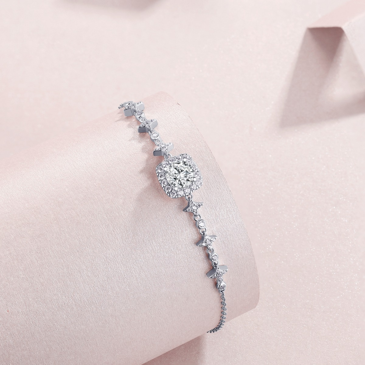 Lyra Moissanite Bracelet