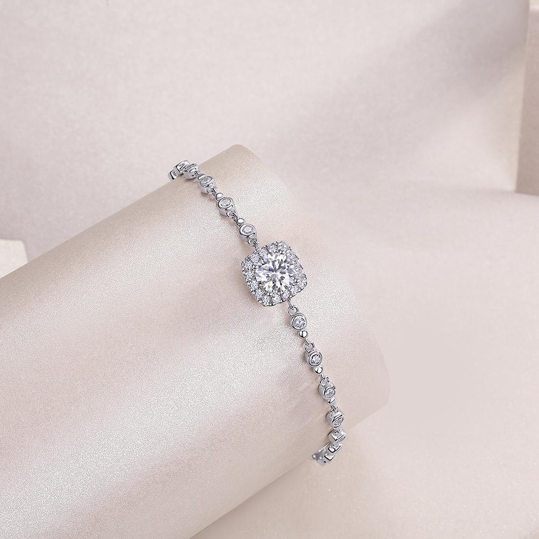 Eterna Moissanite Bracelet