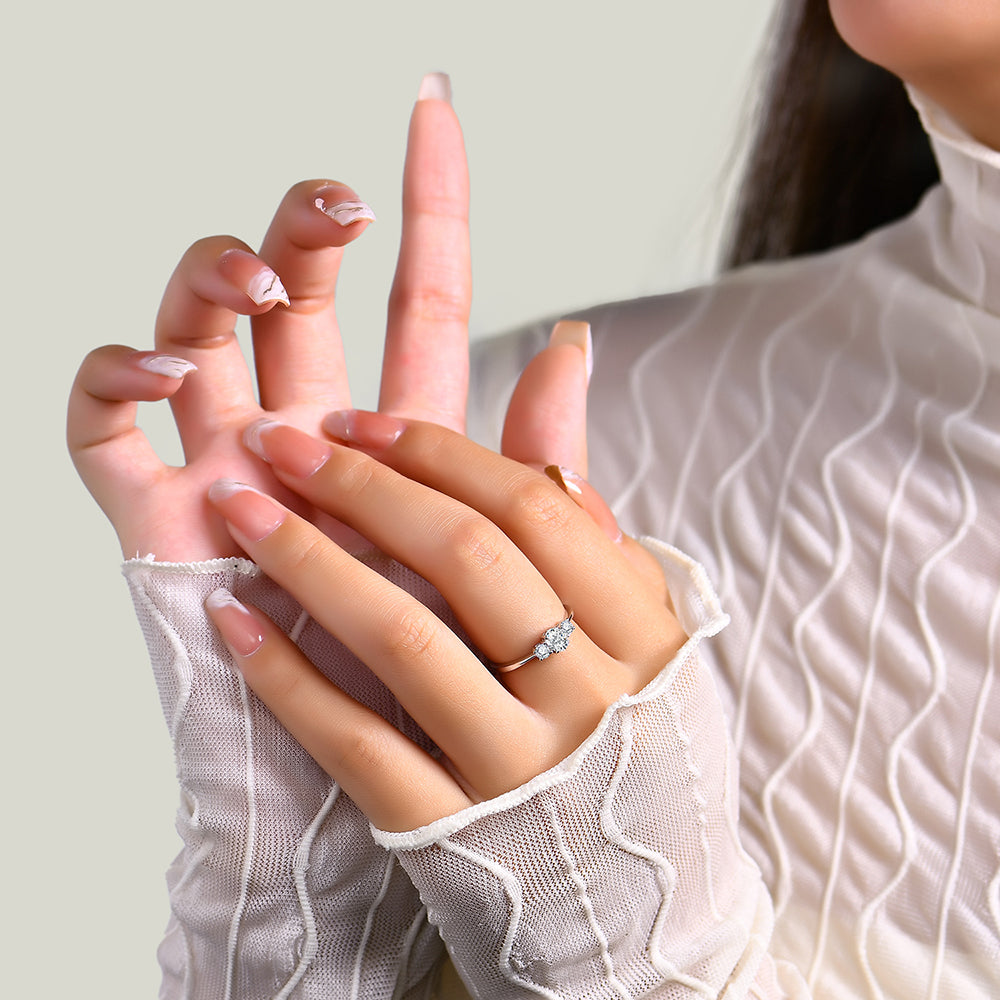 Oval Cut Moissanite Ring