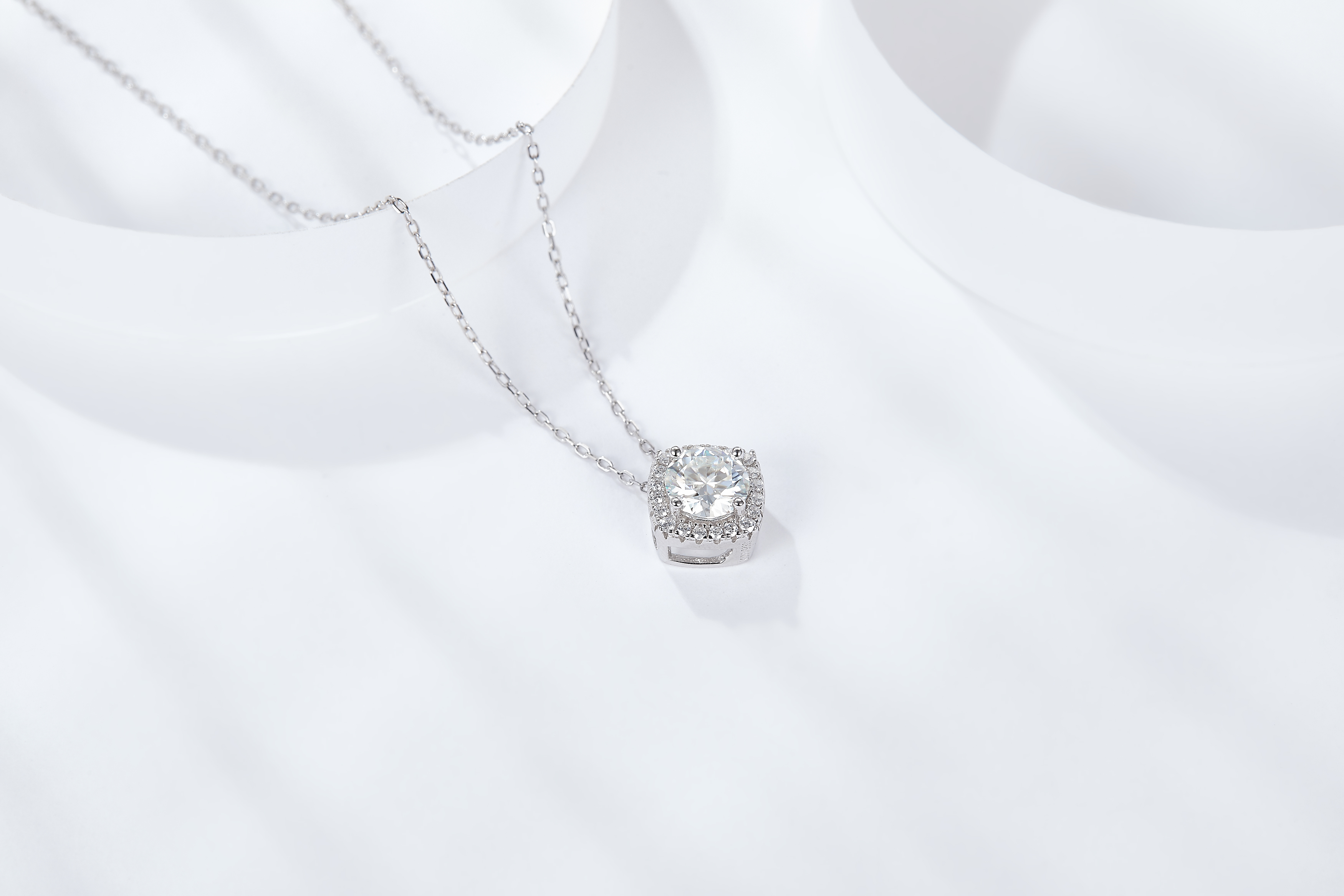 Scarlett Moissanite Necklace