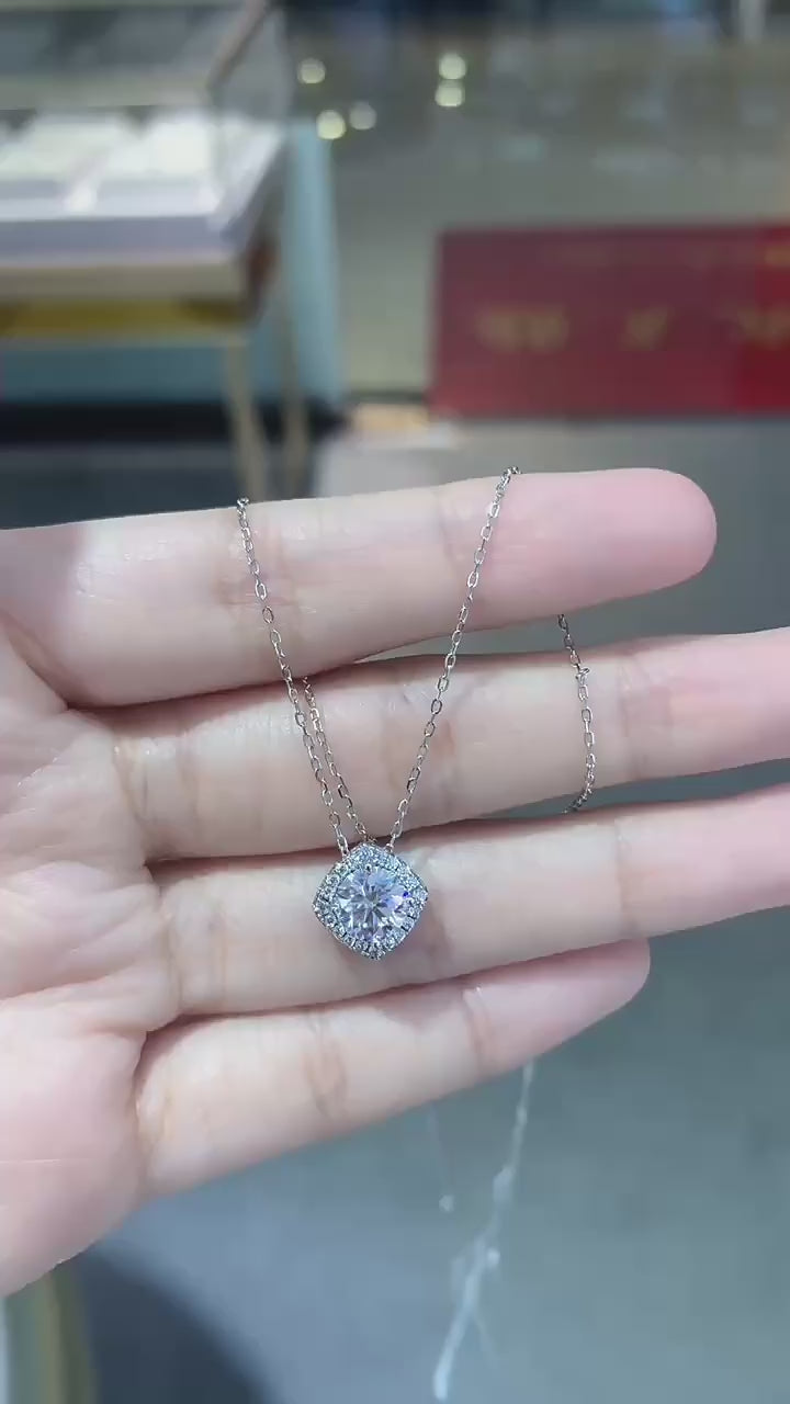 Scarlett Moissanite Necklace